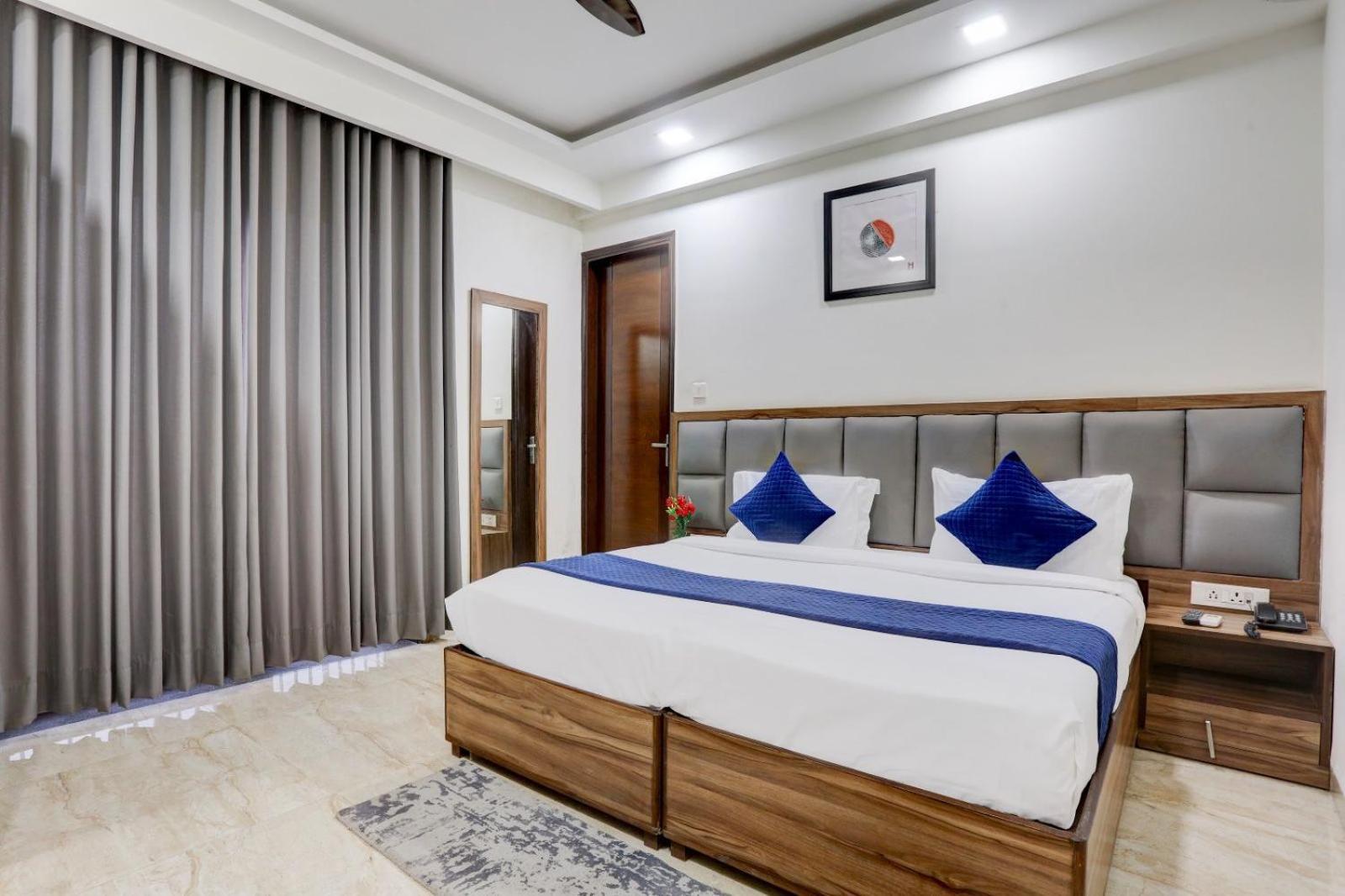 Hotel Greysky Medicity غورغاون المظهر الخارجي الصورة