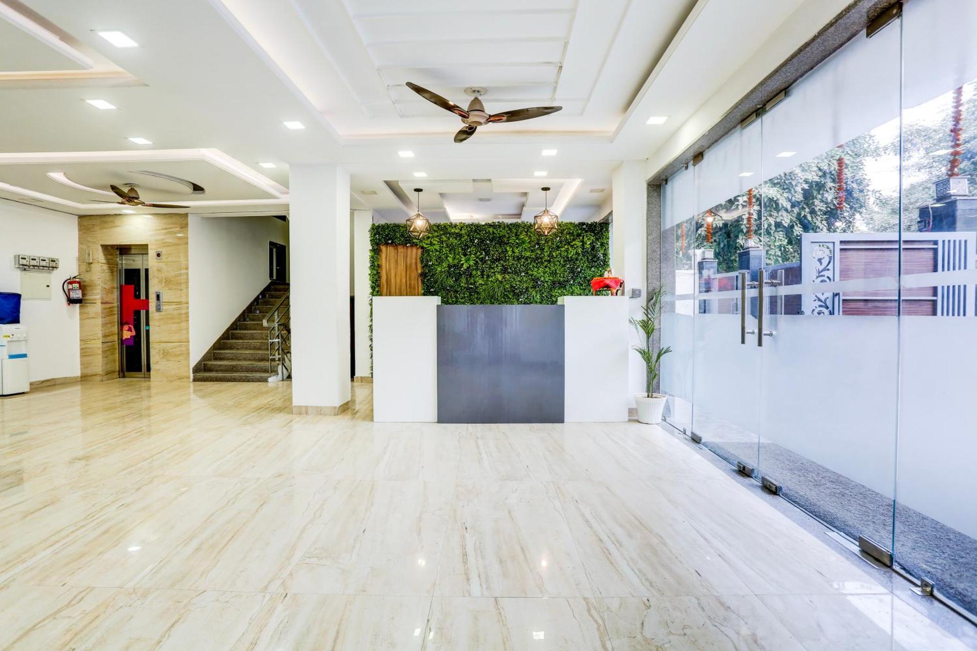 Hotel Greysky Medicity غورغاون المظهر الخارجي الصورة