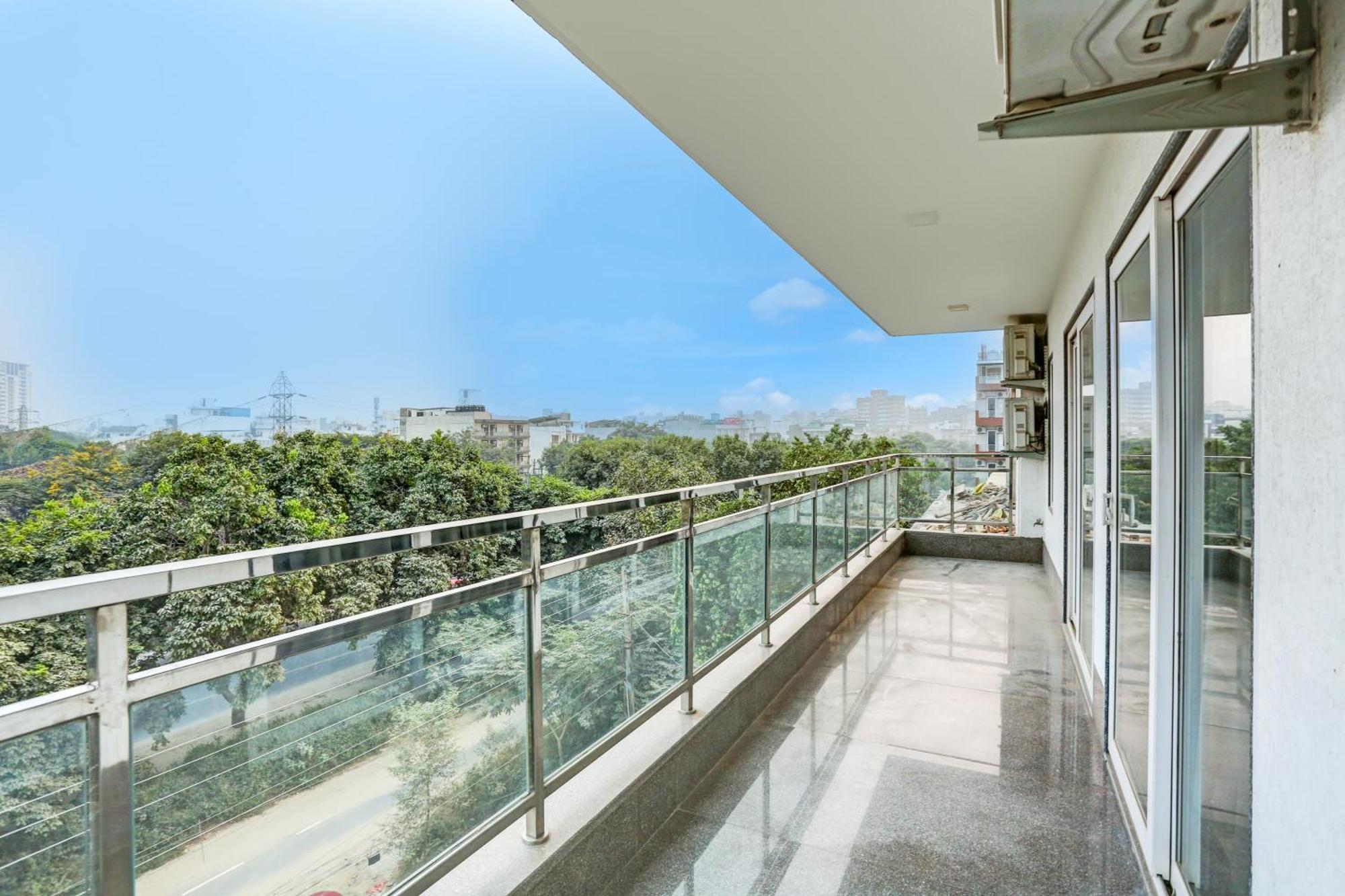 Hotel Greysky Medicity غورغاون المظهر الخارجي الصورة